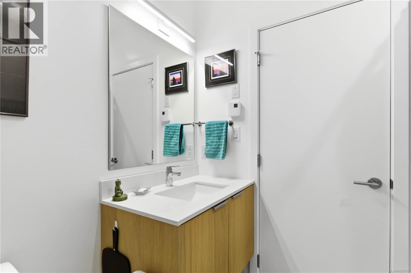 122 1720 Fairfield Road, Victoria