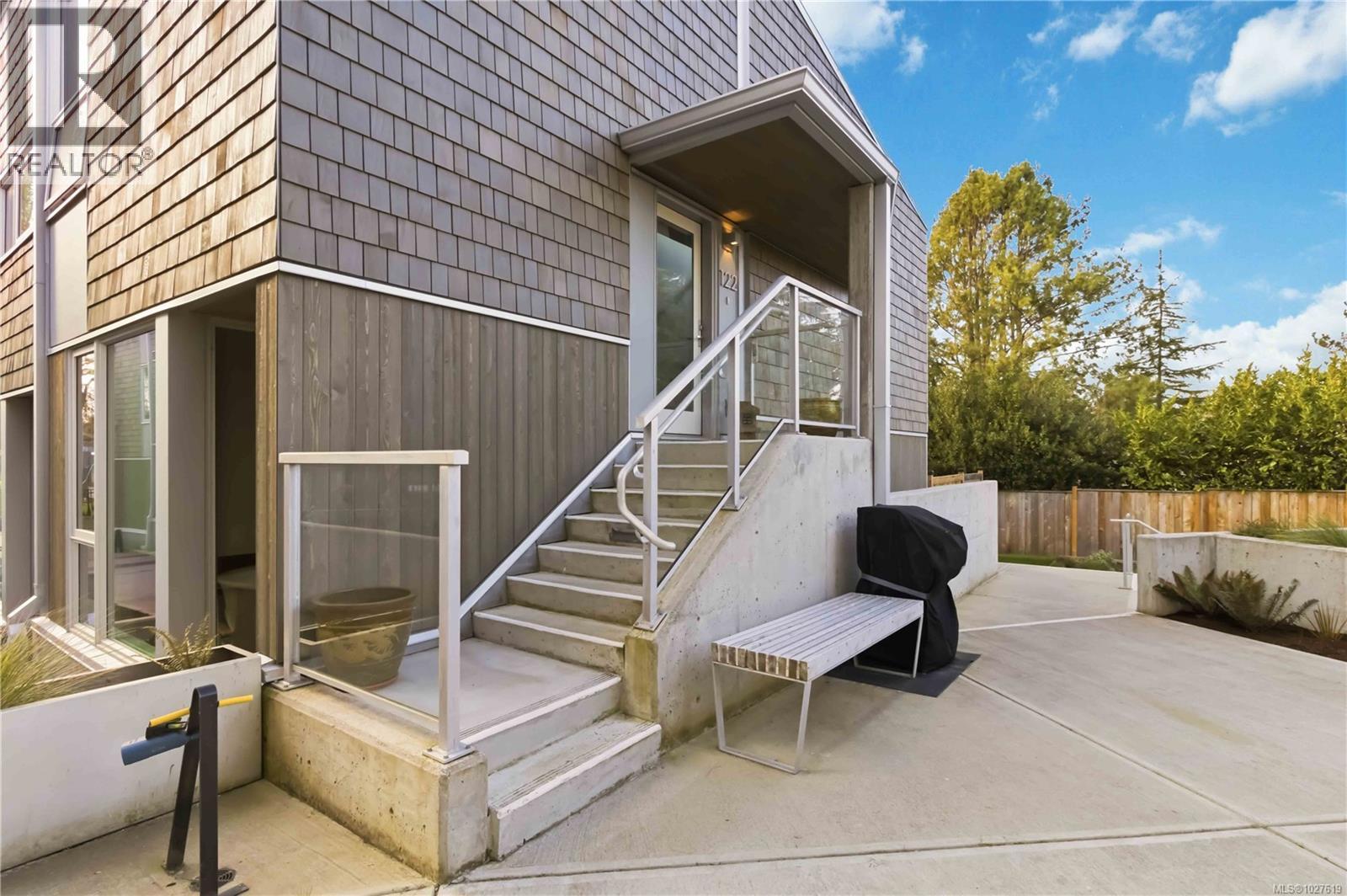 122 1720 Fairfield Road, Victoria