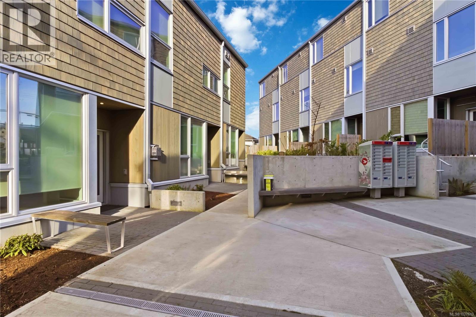 122 1720 Fairfield Road, Victoria