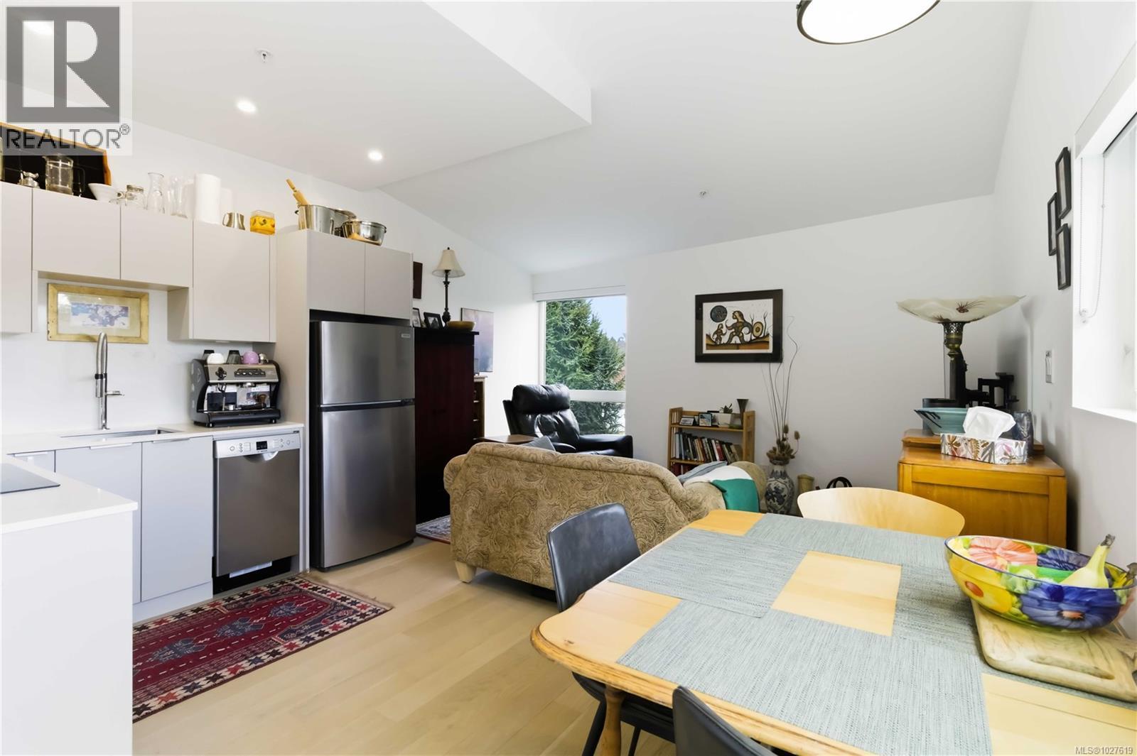 122 1720 Fairfield Road, Victoria