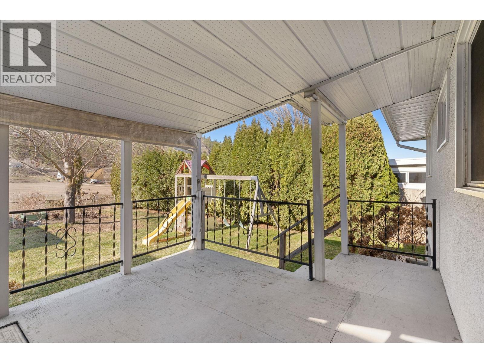 594 Snowsell Street N, Kelowna