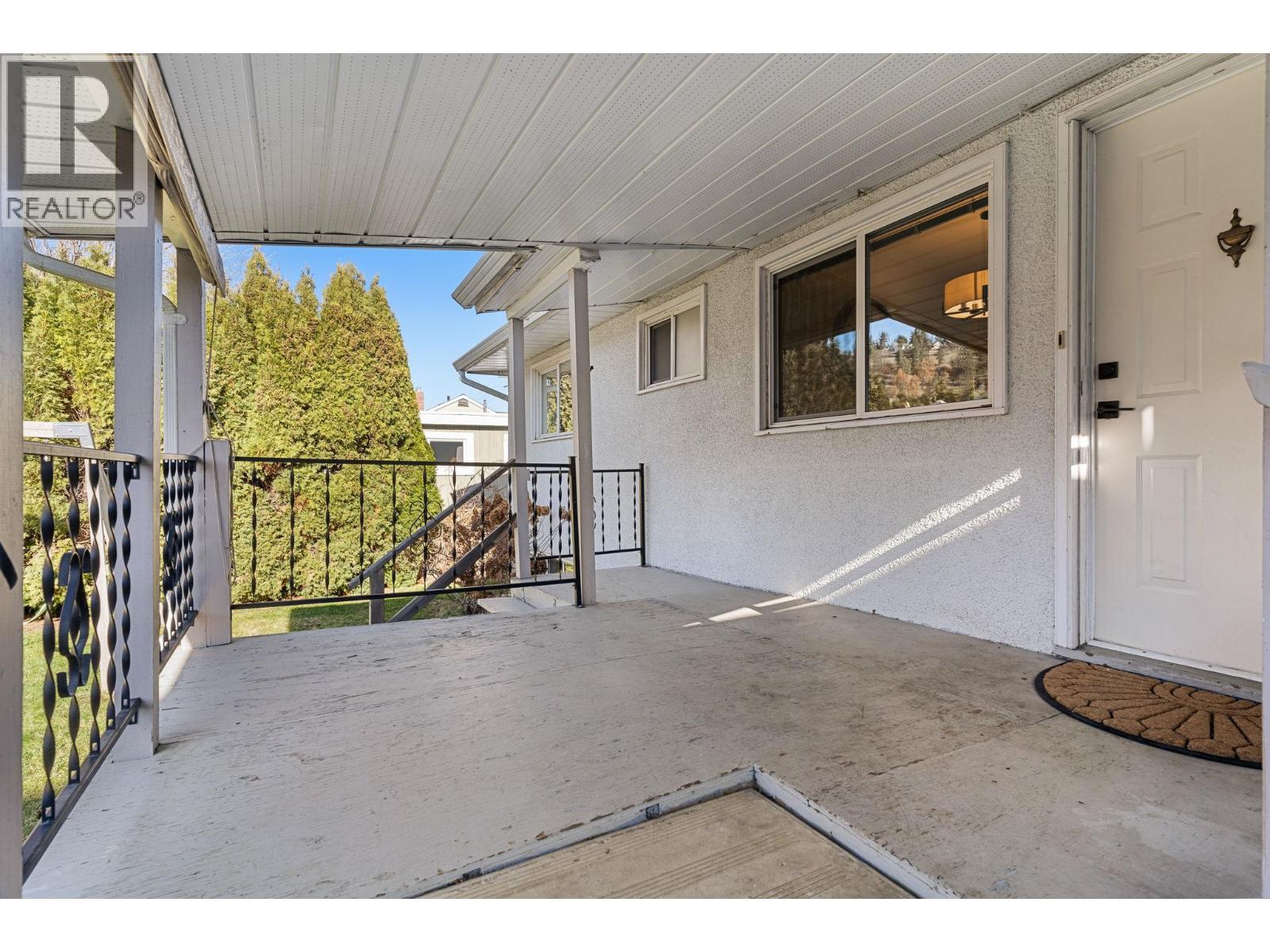 594 Snowsell Street N, Kelowna