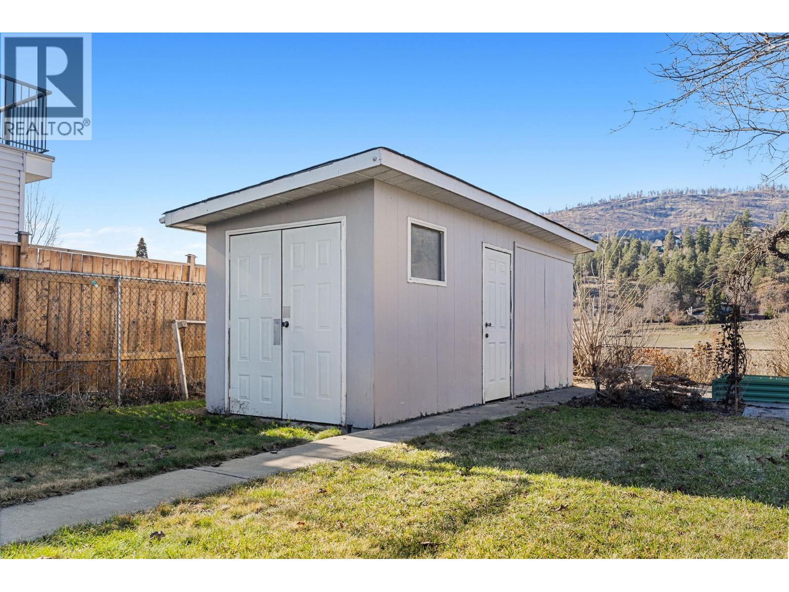 594 Snowsell Street N, Kelowna