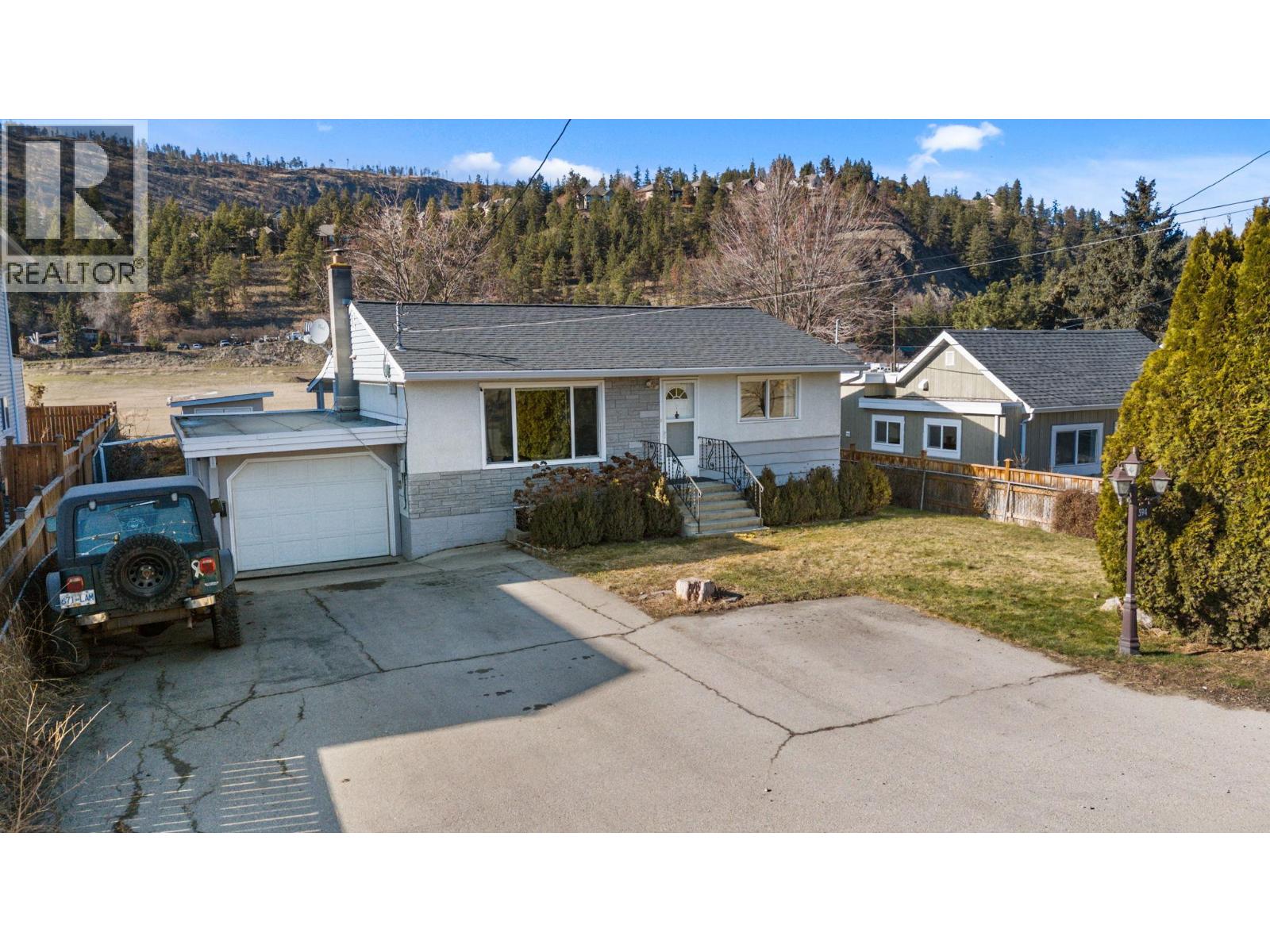 594 Snowsell Street N, Kelowna