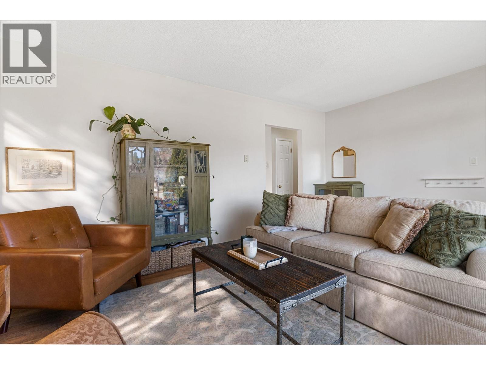 594 Snowsell Street N, Kelowna