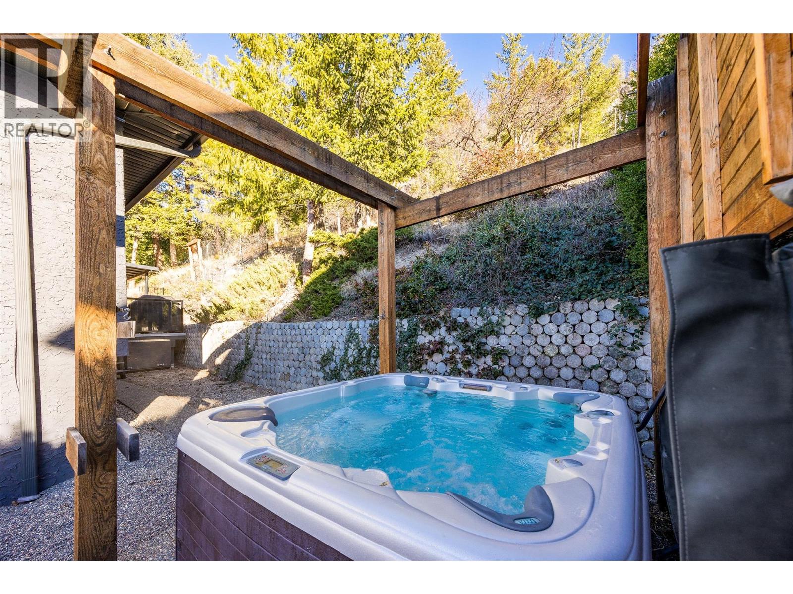 113 Clifton Road, Kelowna