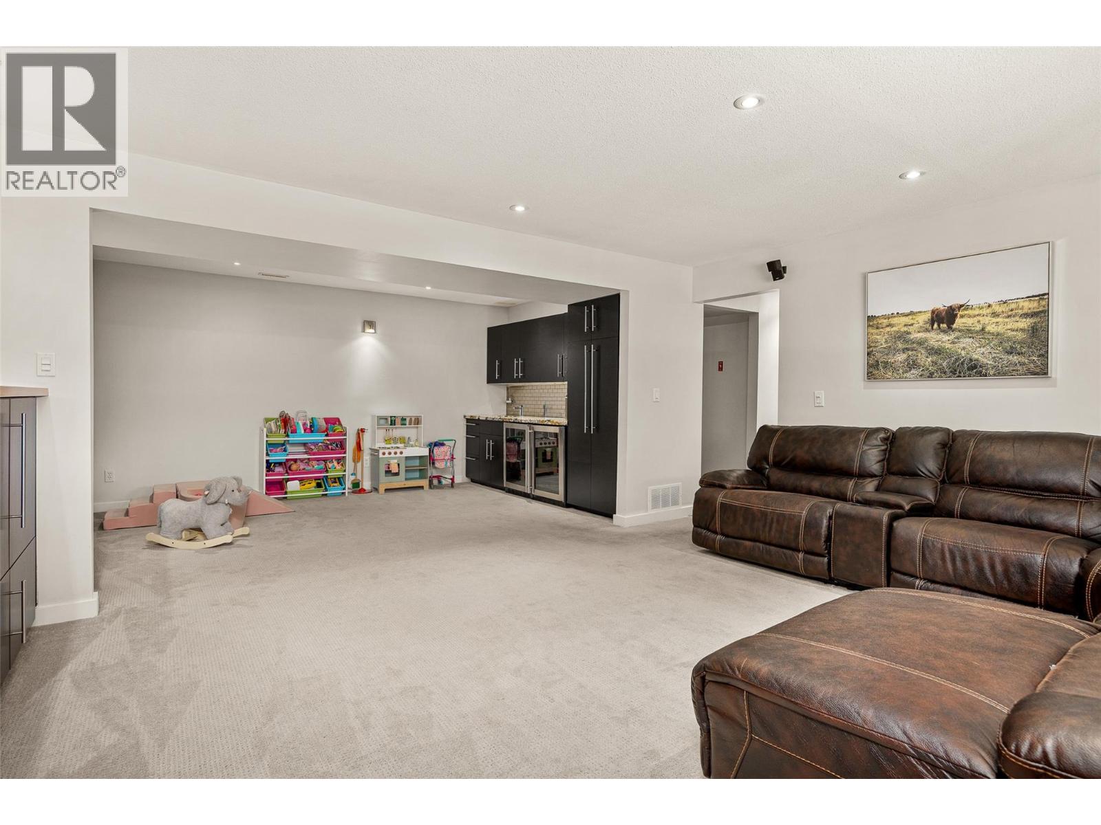 113 Clifton Road, Kelowna