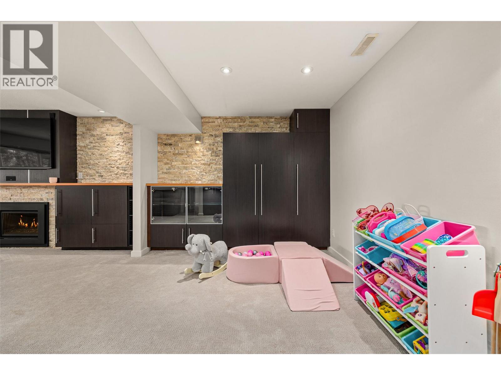 113 Clifton Road, Kelowna