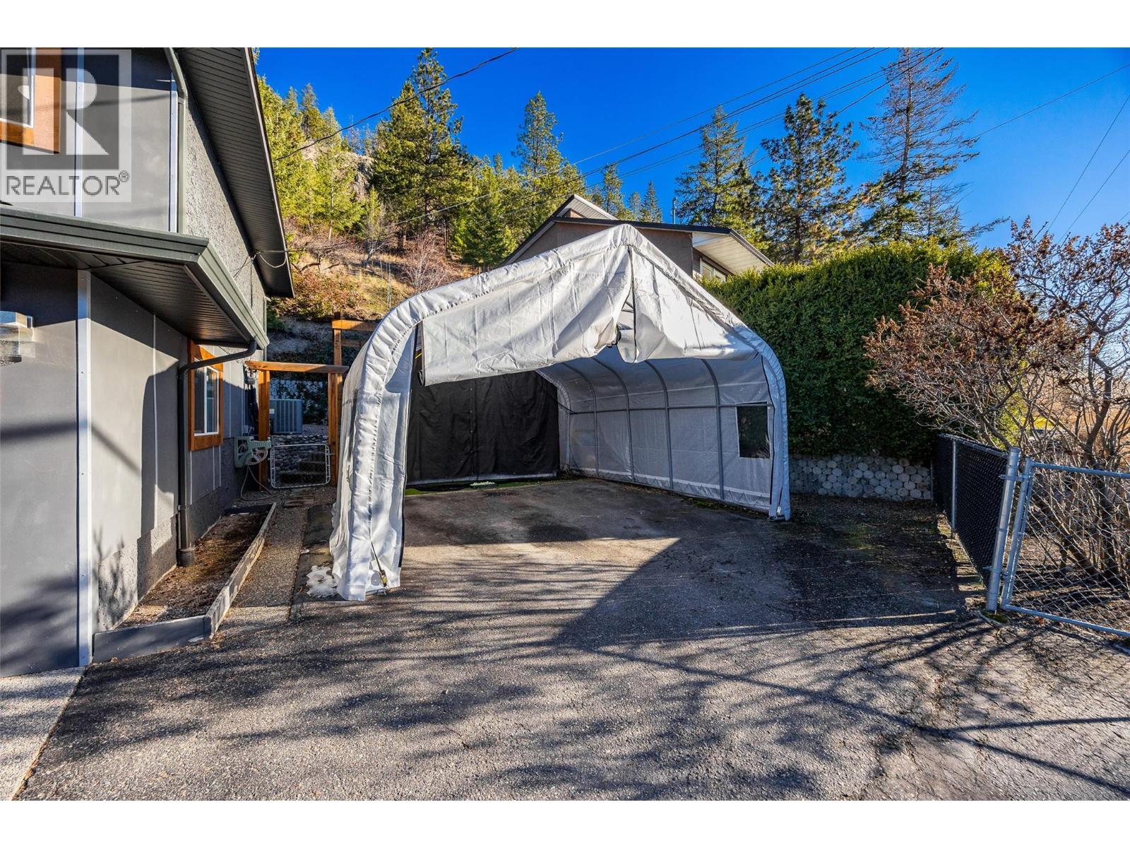 113 Clifton Road, Kelowna