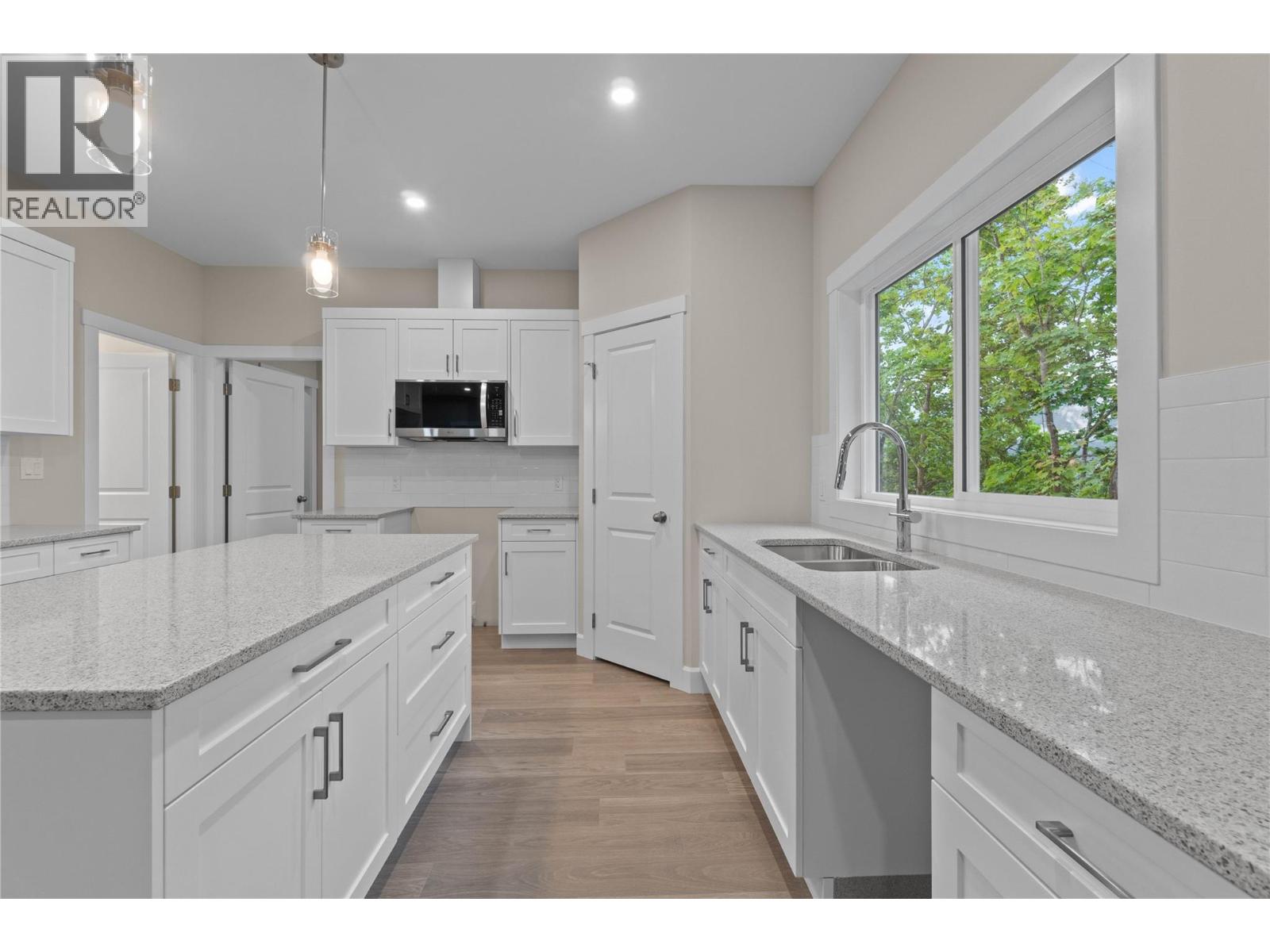 806 Cliff Avenue Unit# 104, Enderby