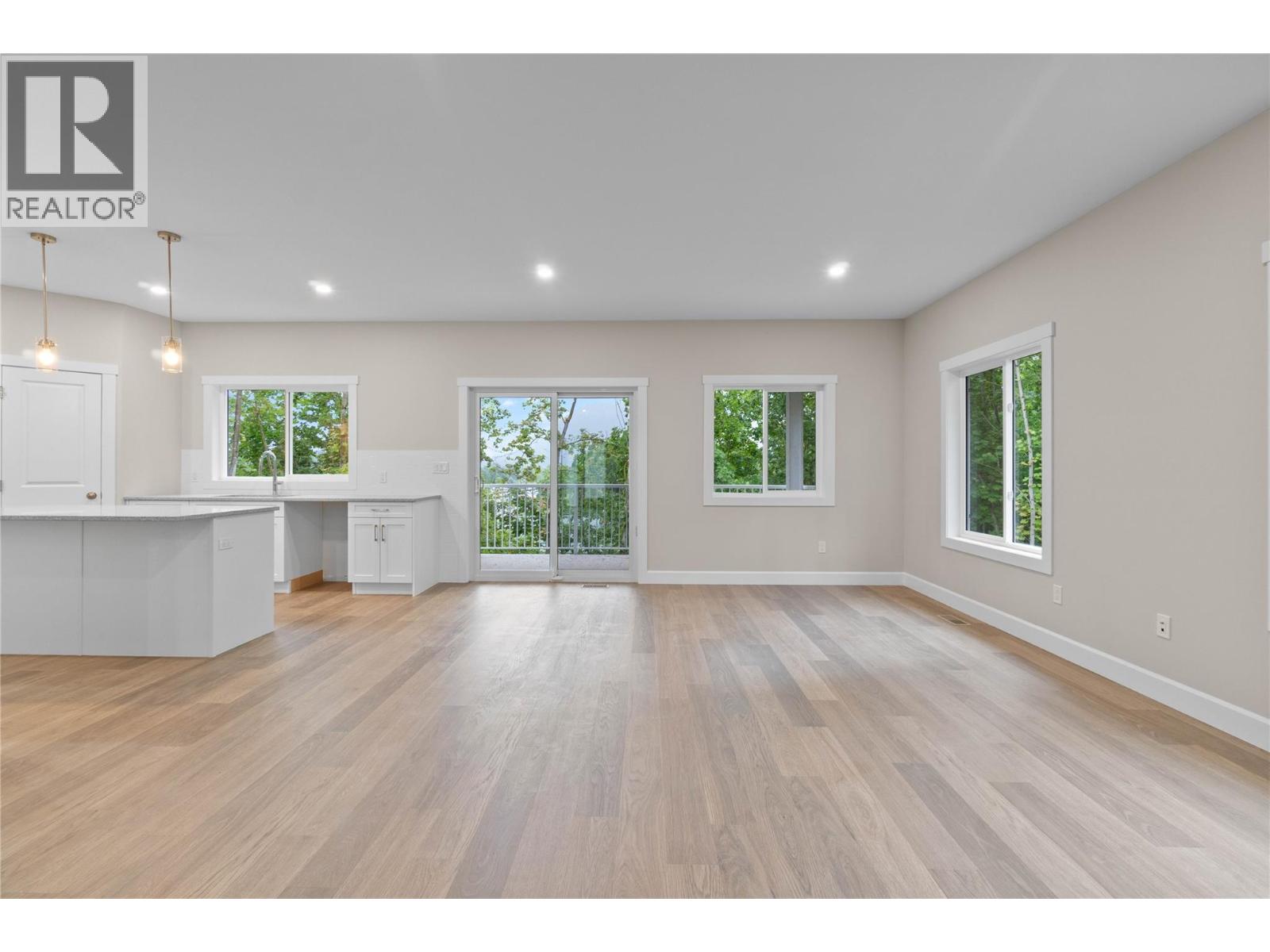 806 Cliff Avenue Unit# 104, Enderby