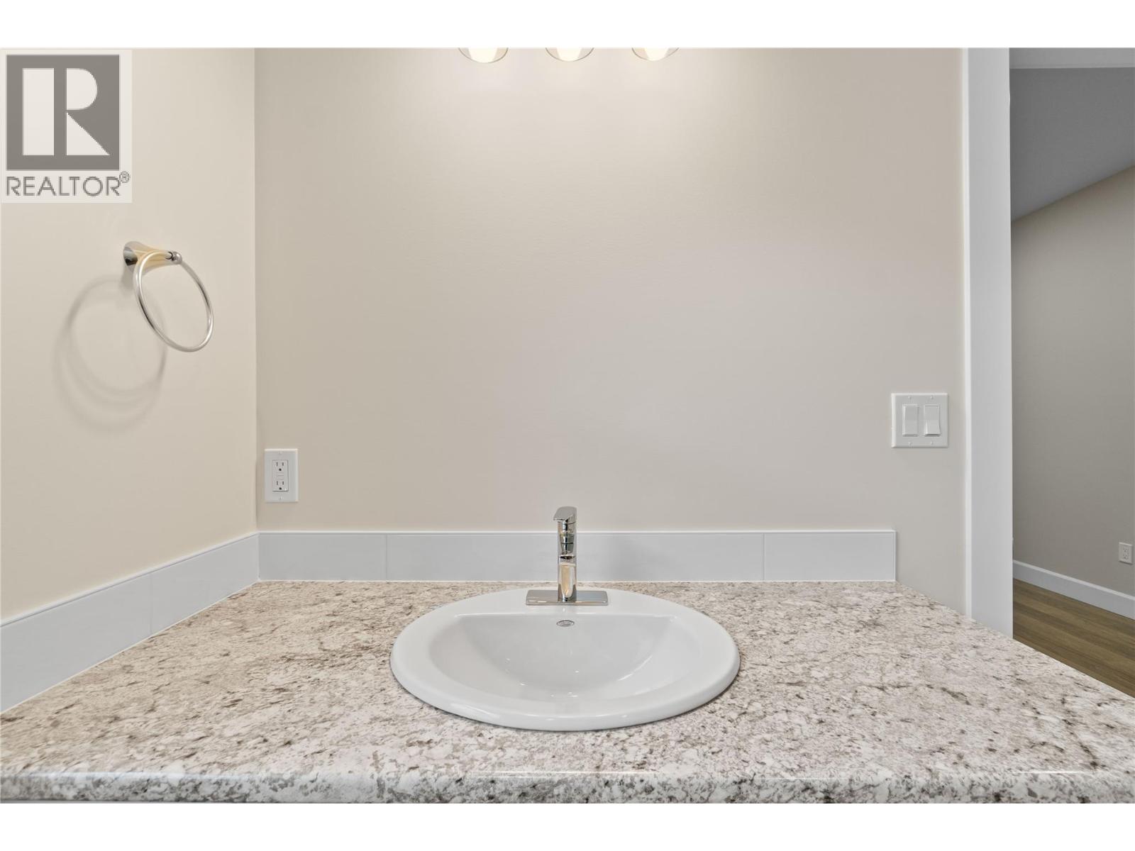 806 Cliff Avenue Unit# 104, Enderby