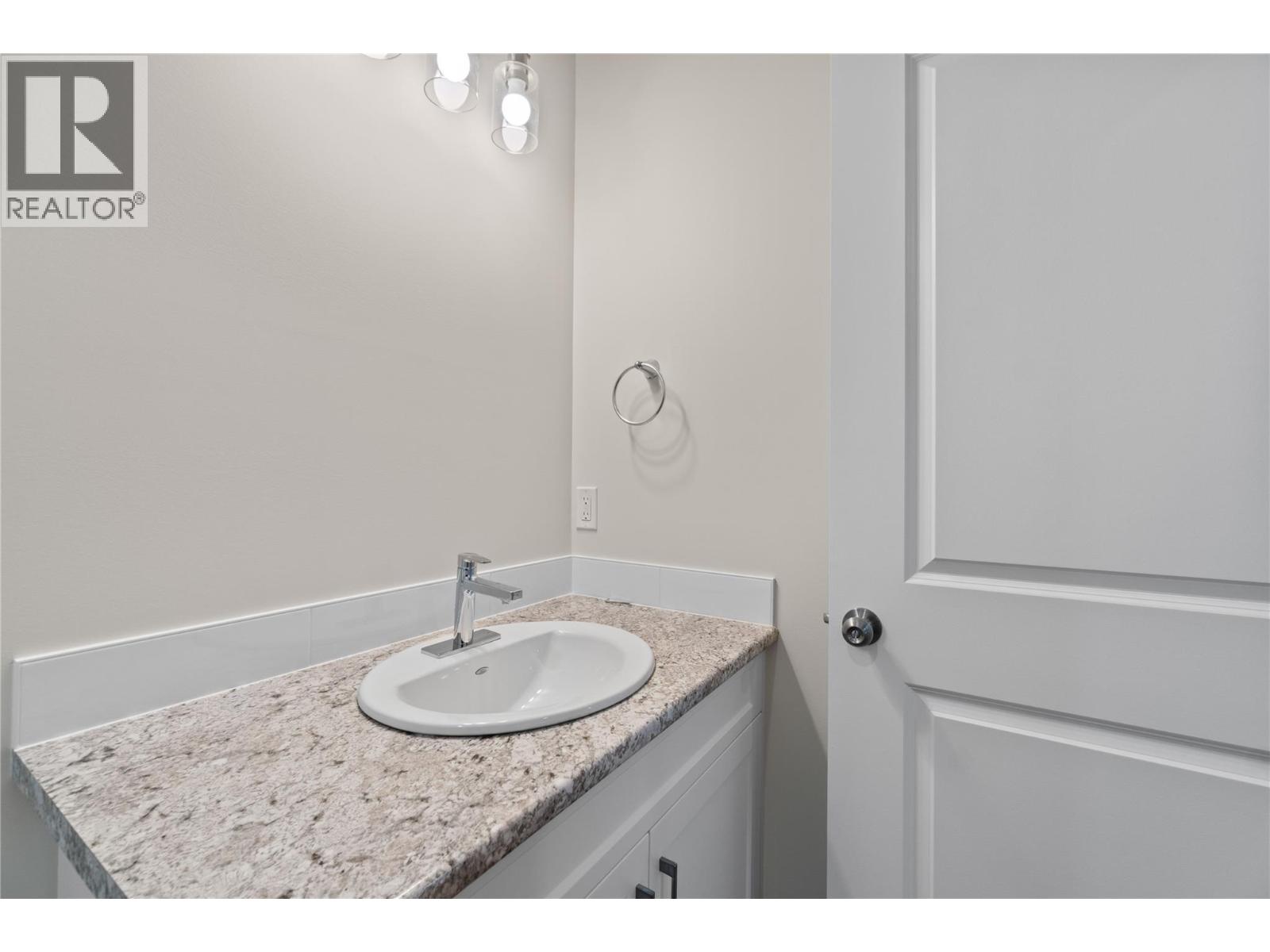 806 Cliff Avenue Unit# 104, Enderby