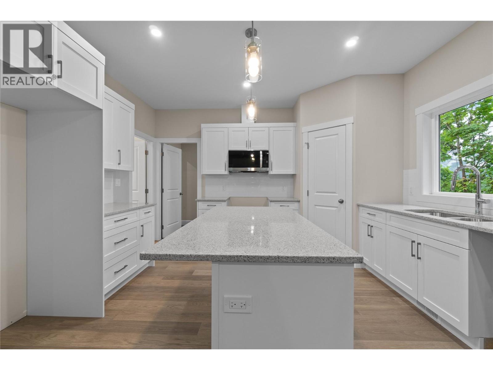 806 Cliff Avenue Unit# 104, Enderby