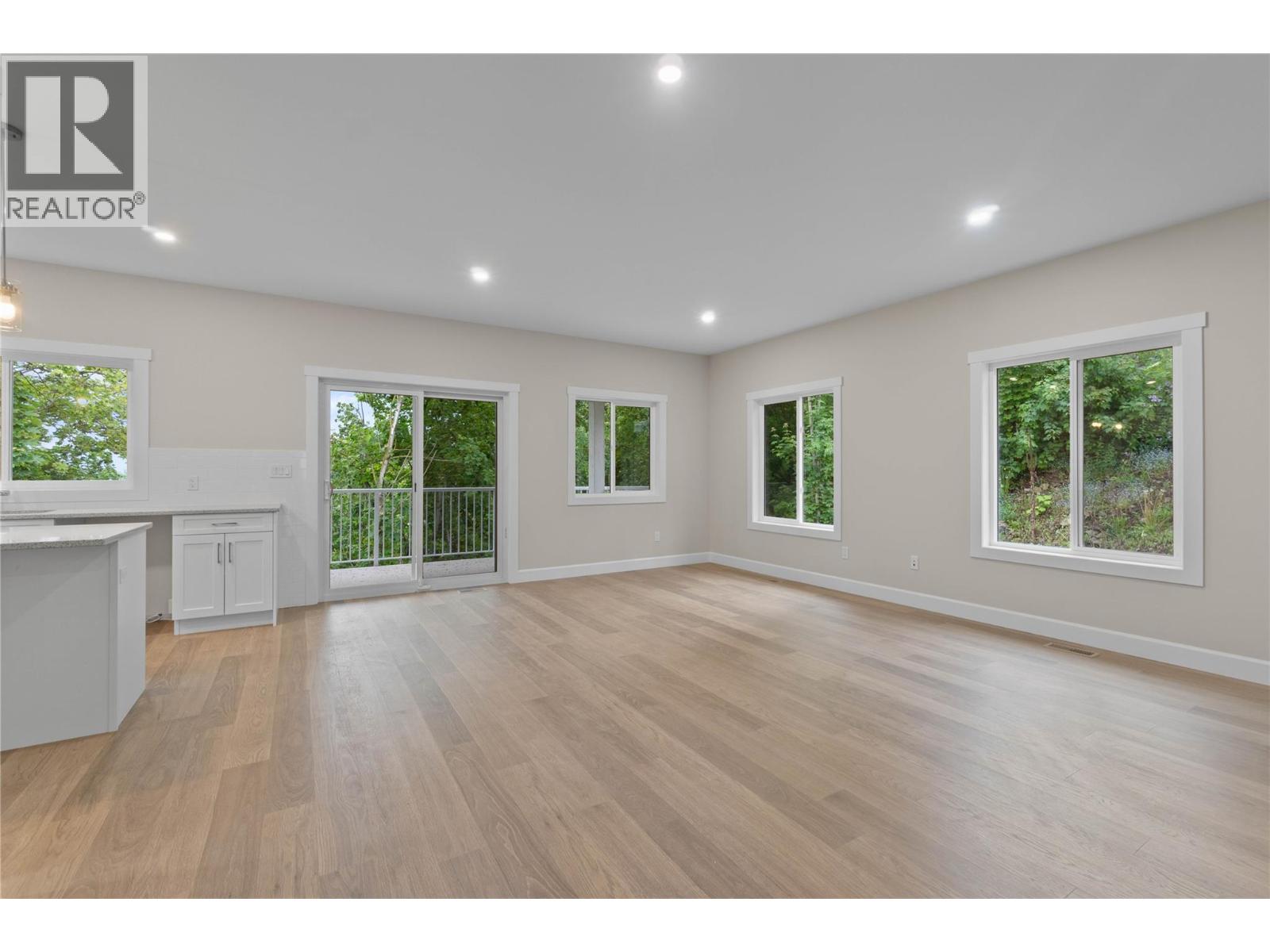 806 Cliff Avenue Unit# 104, Enderby