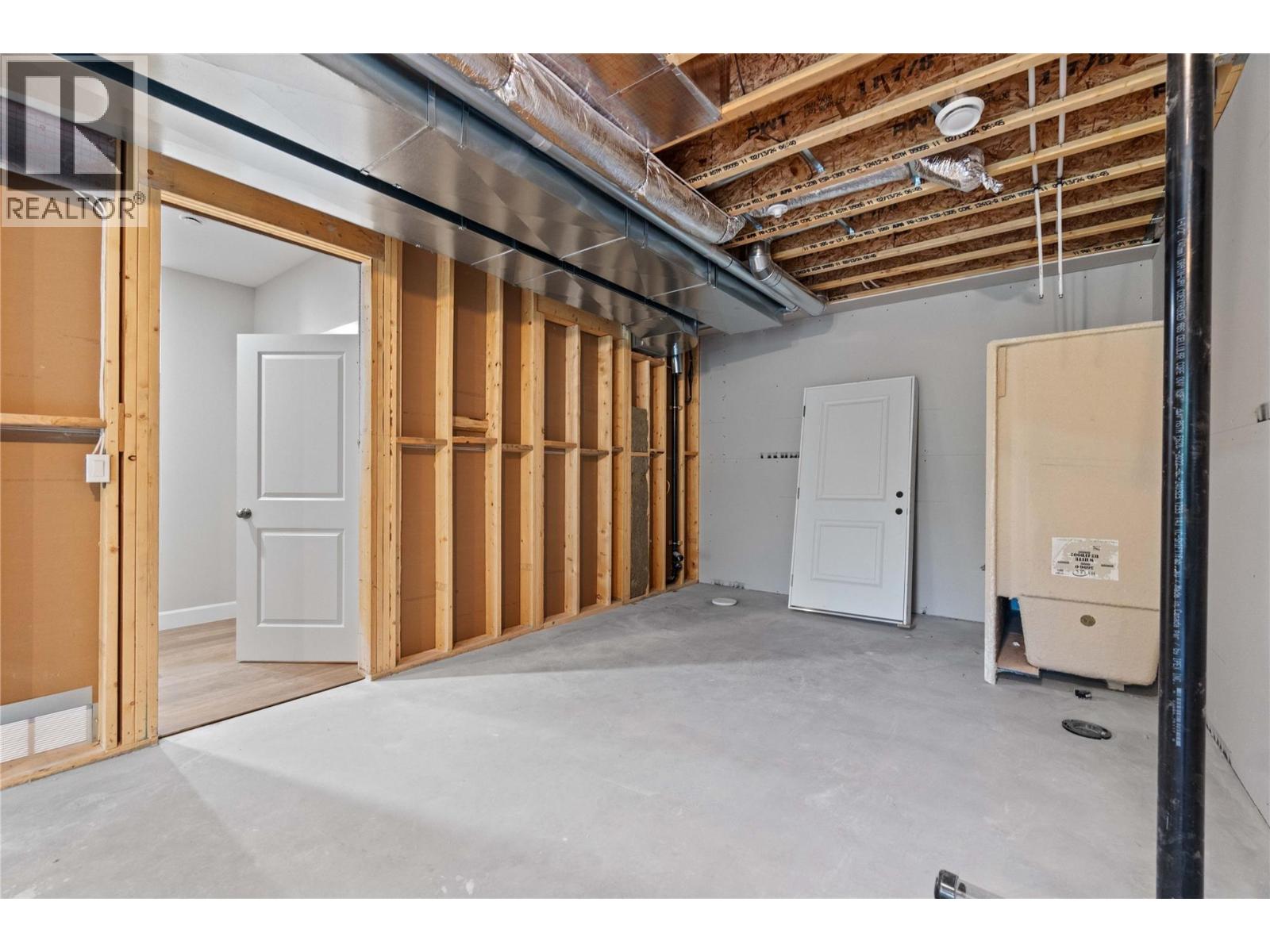 806 Cliff Avenue Unit# 104, Enderby