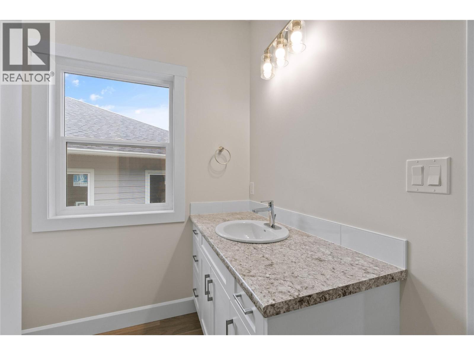 806 Cliff Avenue Unit# 104, Enderby