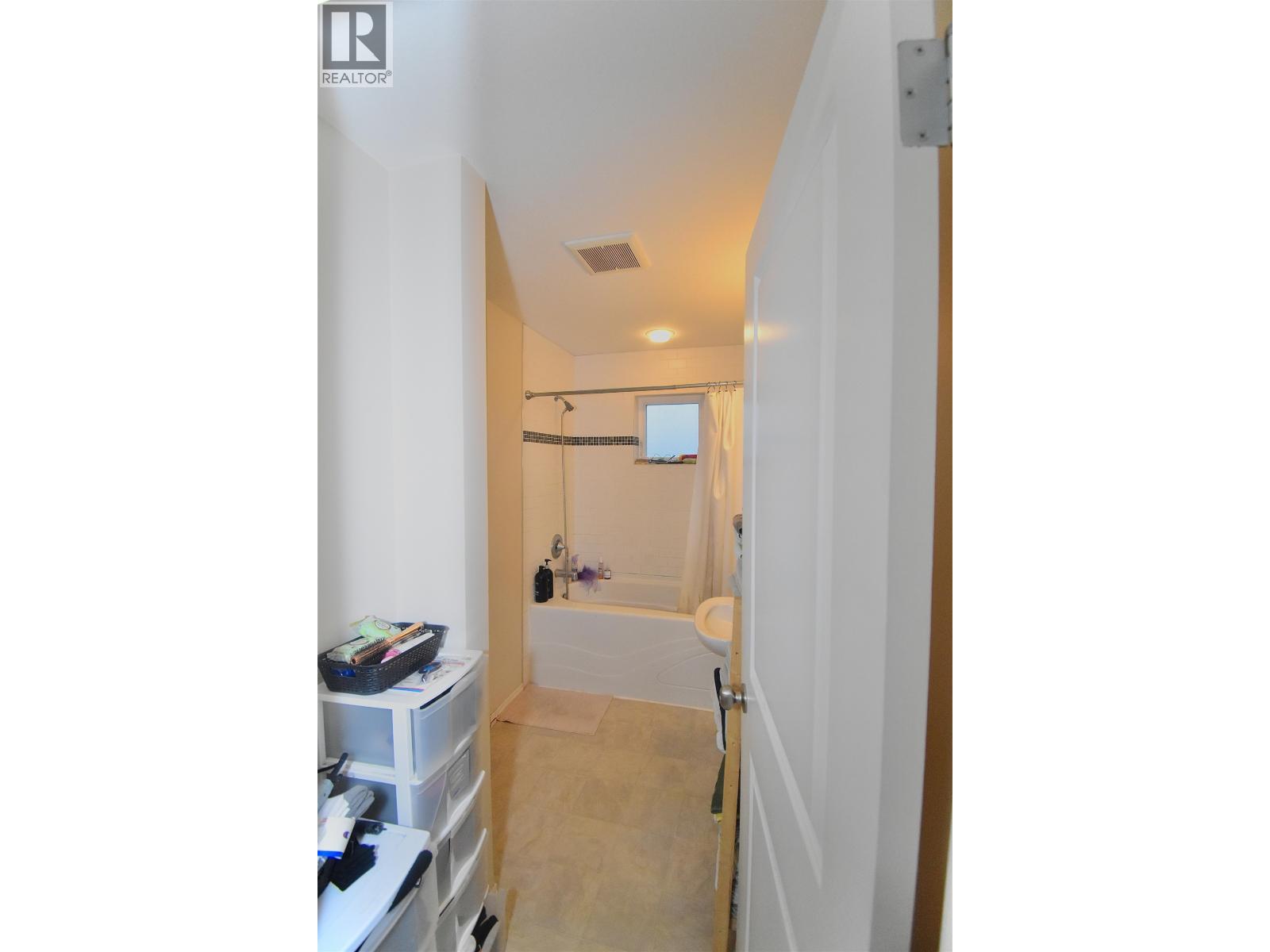 16 624 SHAW ROAD, Gibsons