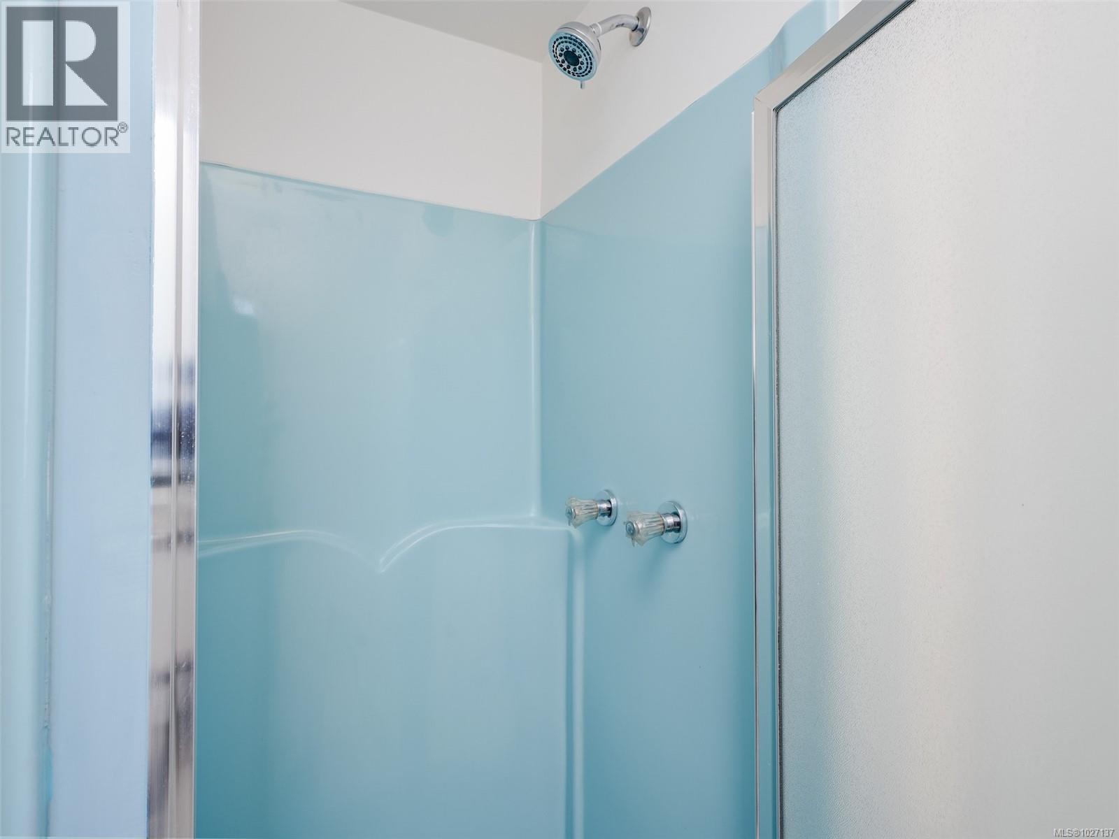 2202 ARBUTUS RD - 23