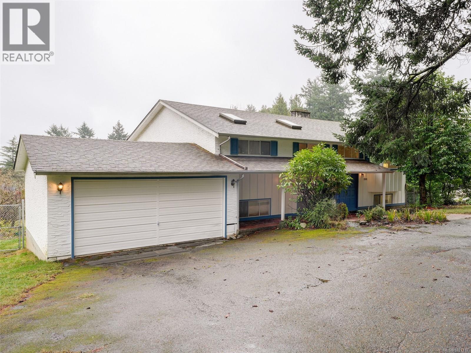 2202 ARBUTUS RD - 4