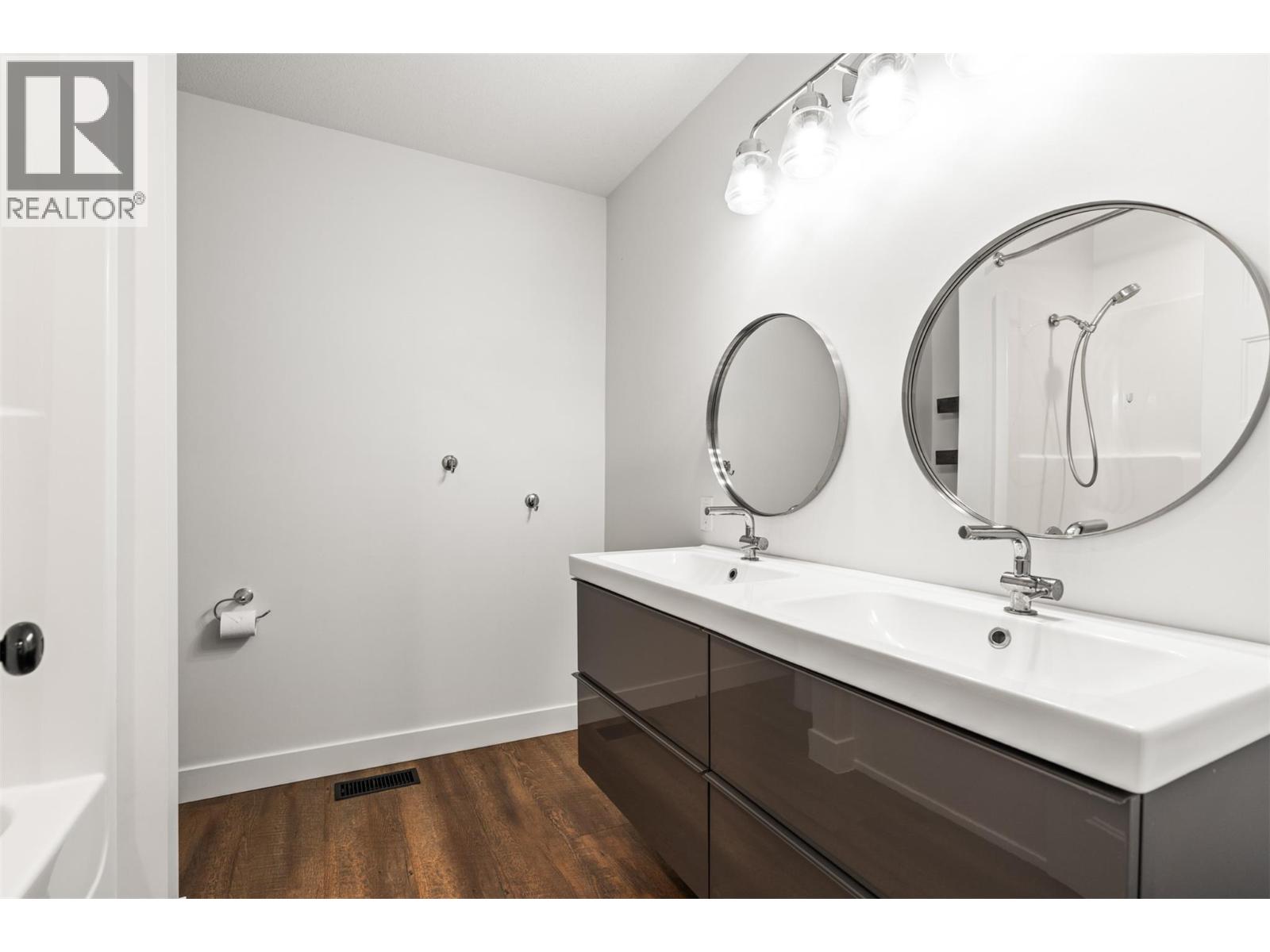 4160 Noble Road, Spallumcheen