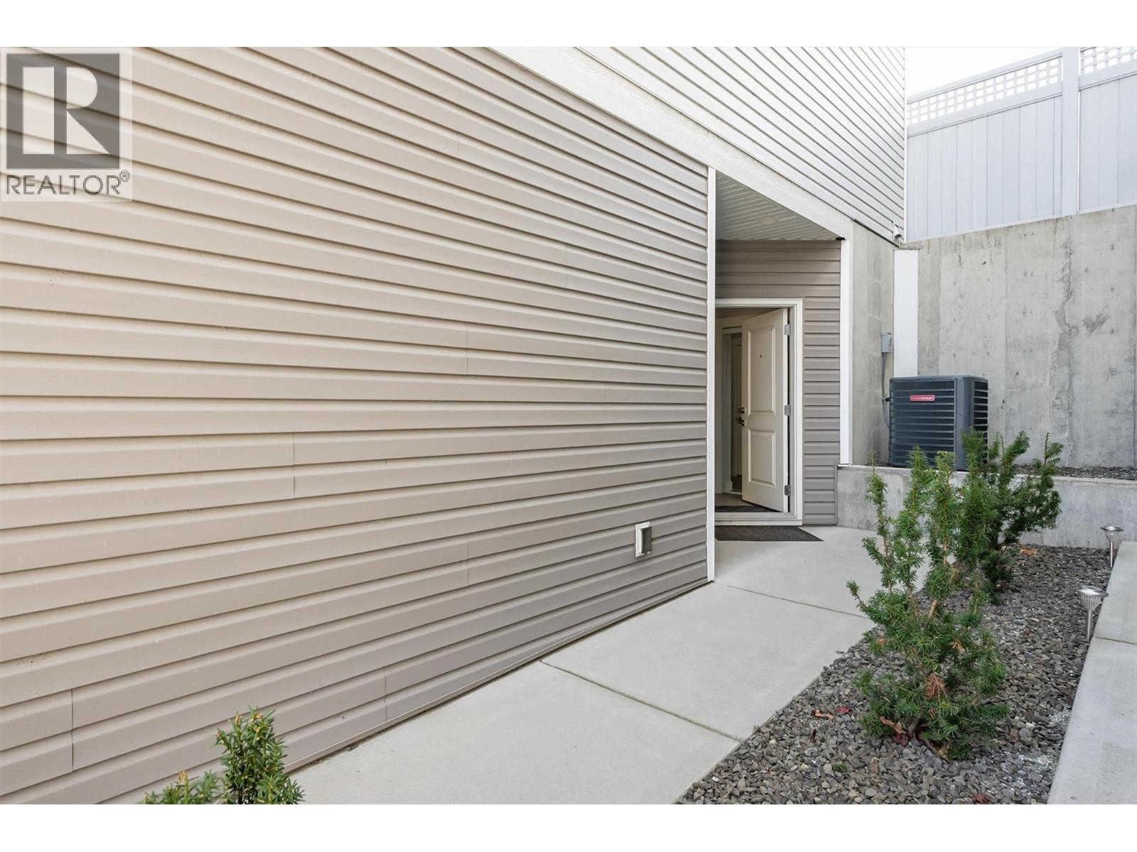 1 2049 Elkridge Drive, West Kelowna