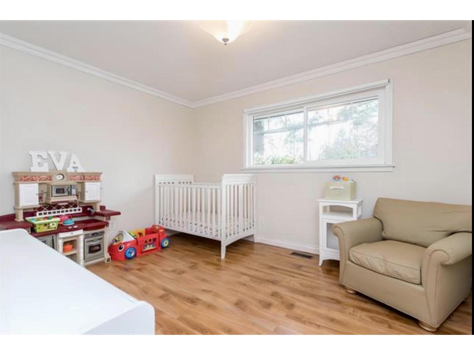 3 Bed, 1 Bath House for Sale in Chilliwack – 7413 LEARY CRESCENT, Sardis West Vedder, Chilliwack - Image 4
