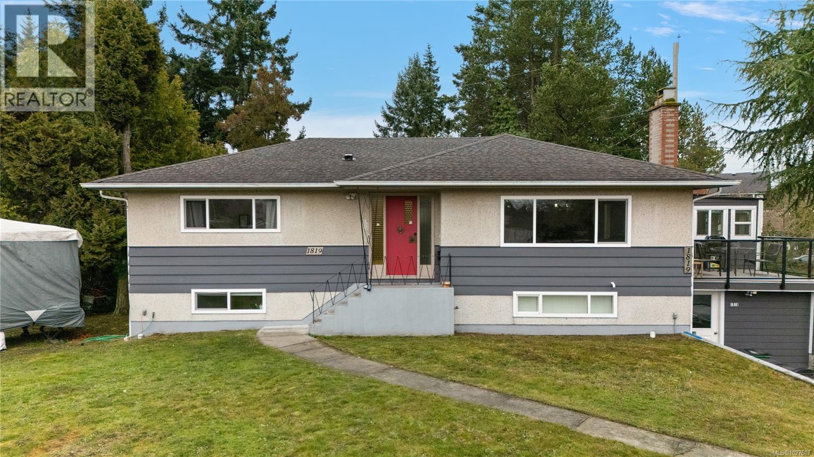  1819 Dunnett Crescent, Saanich