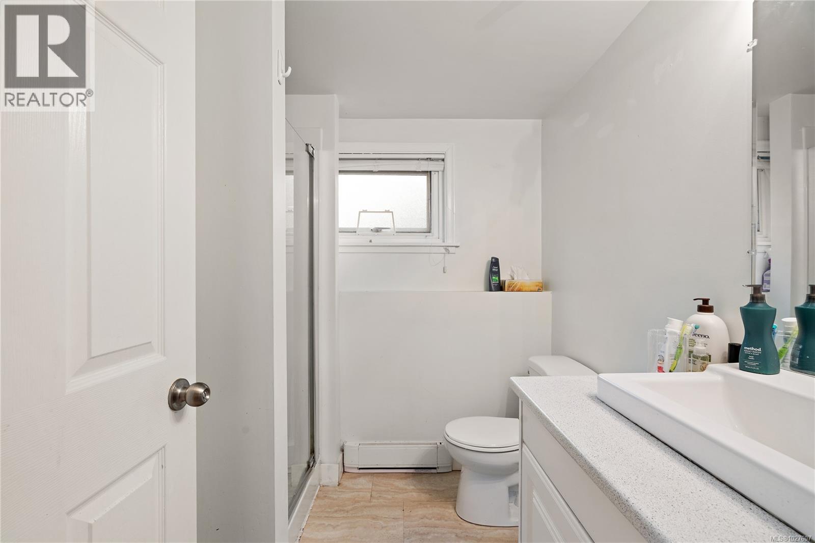  1819 Dunnett Crescent, Saanich