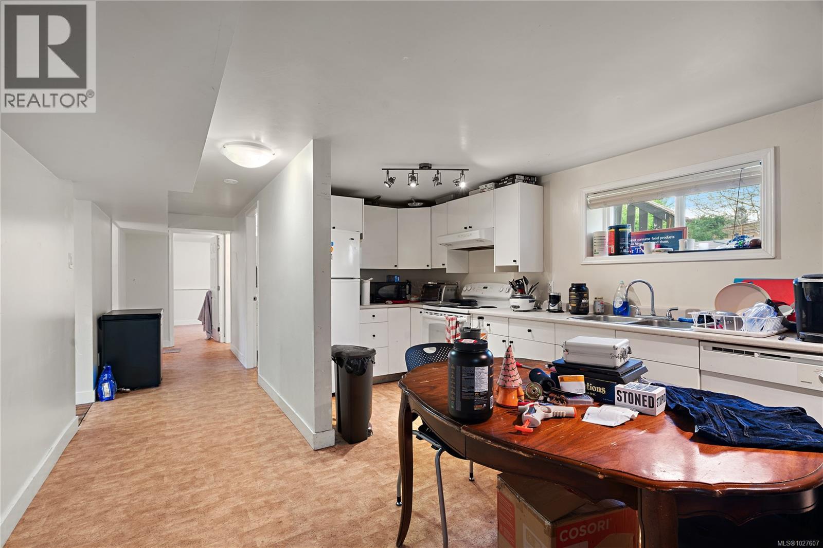  1819 Dunnett Crescent, Saanich