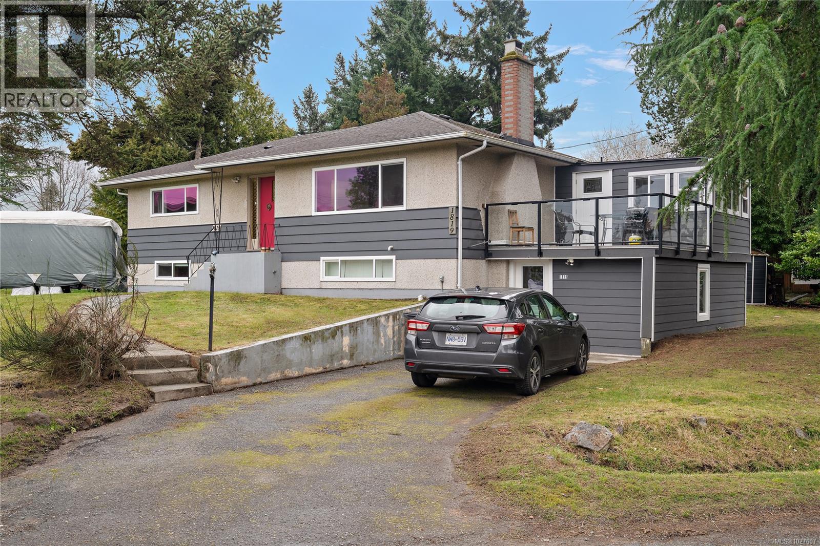  1819 Dunnett Crescent, Saanich