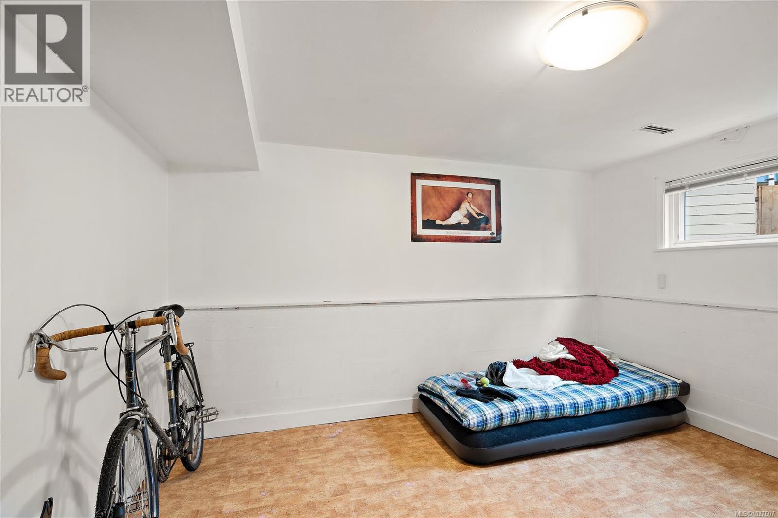  1819 Dunnett Crescent, Saanich