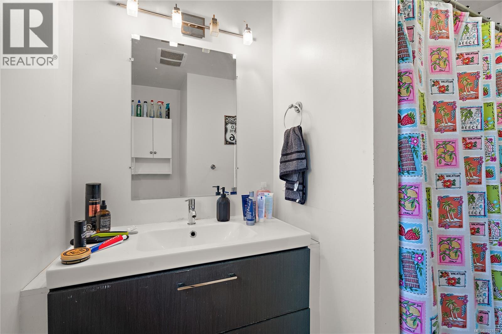  1819 Dunnett Crescent, Saanich