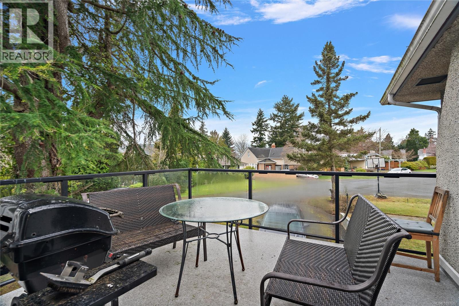  1819 Dunnett Crescent, Saanich