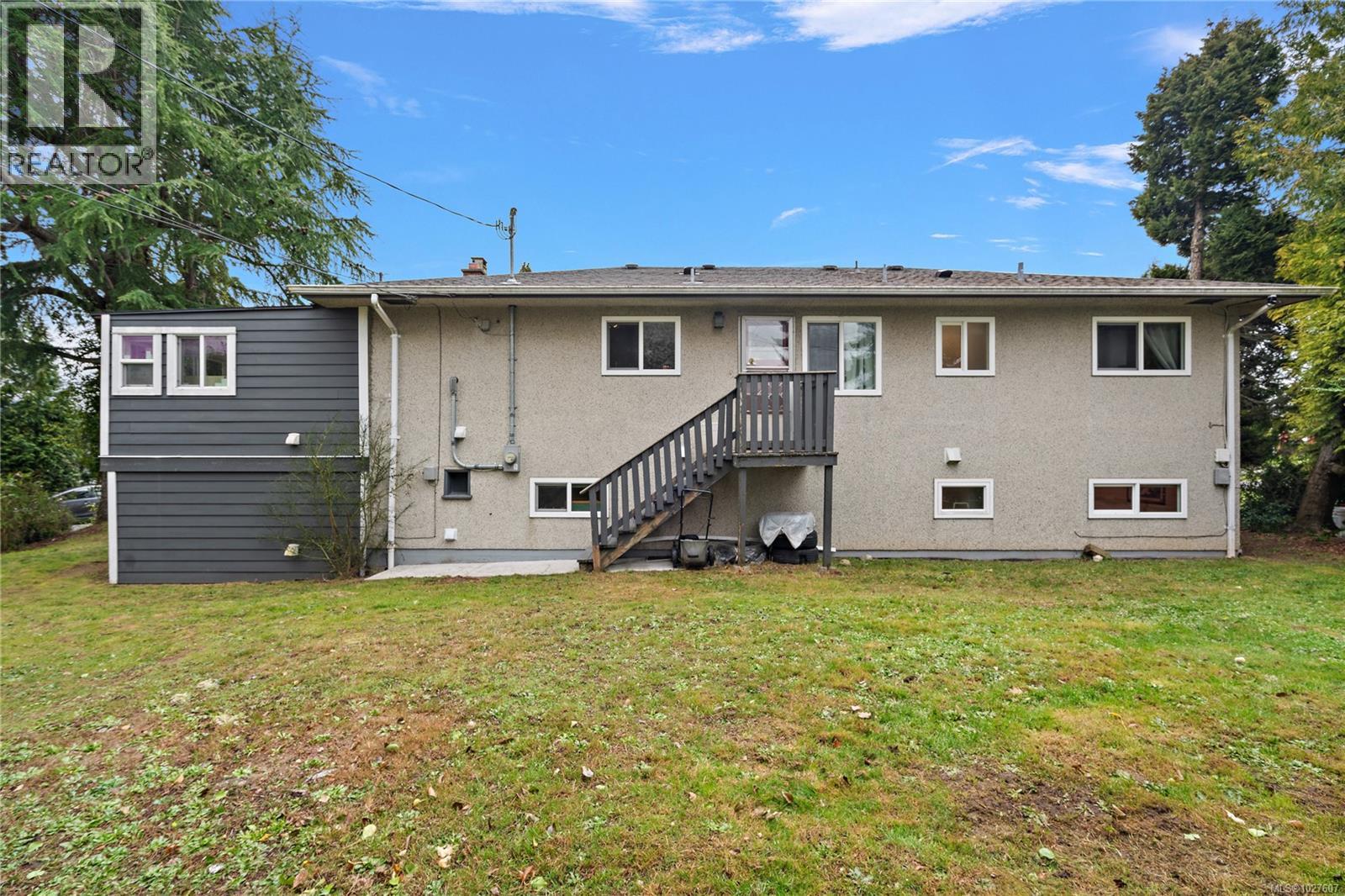  1819 Dunnett Crescent, Saanich