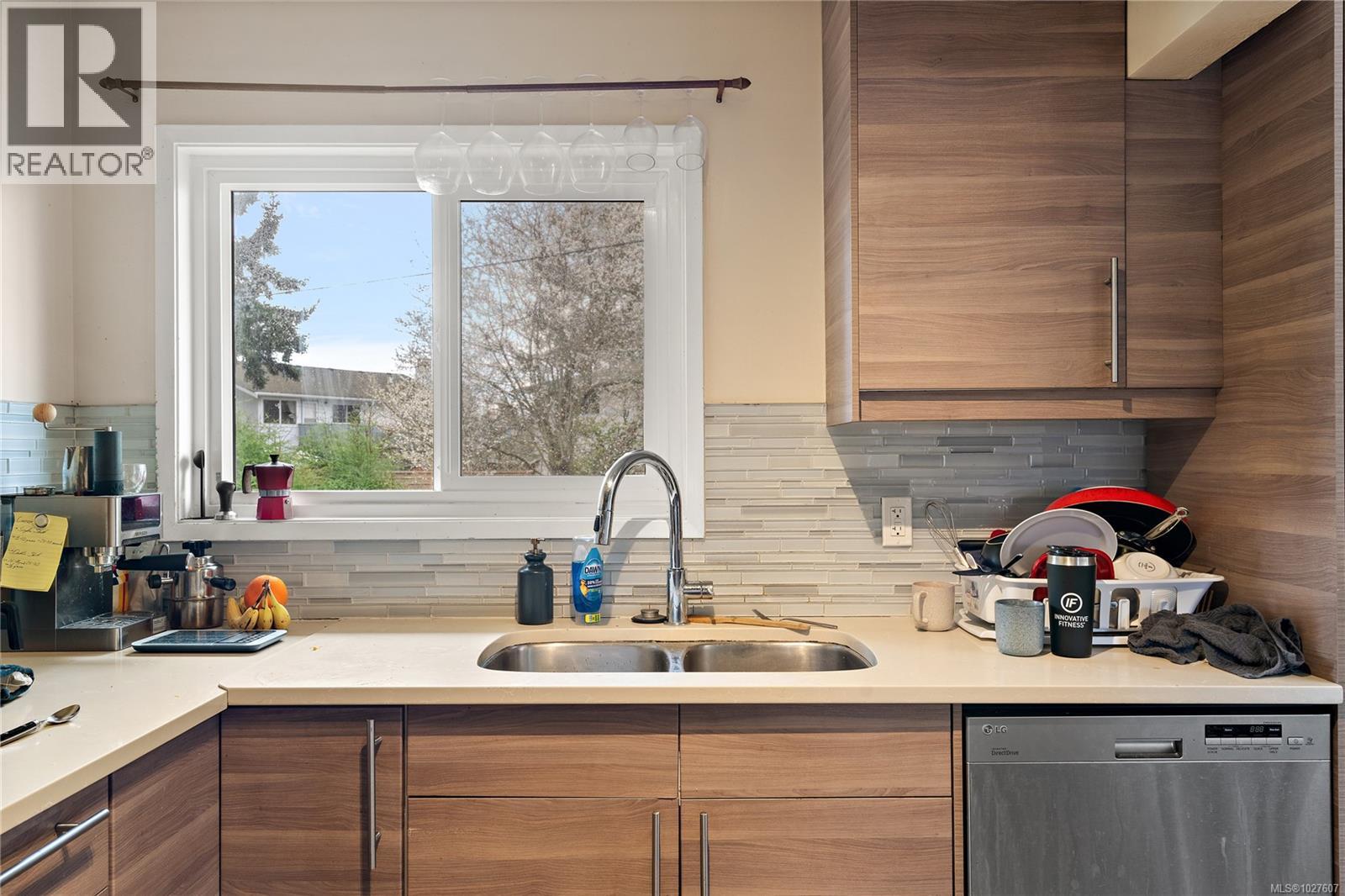  1819 Dunnett Crescent, Saanich