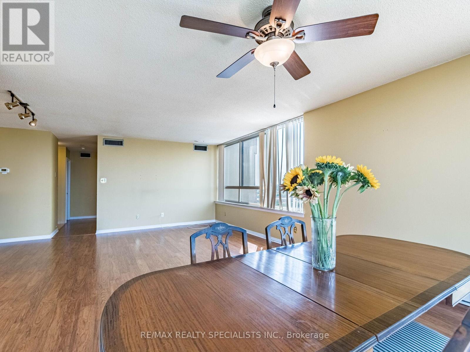 #1002 880 DUNDAS STREET W - 13