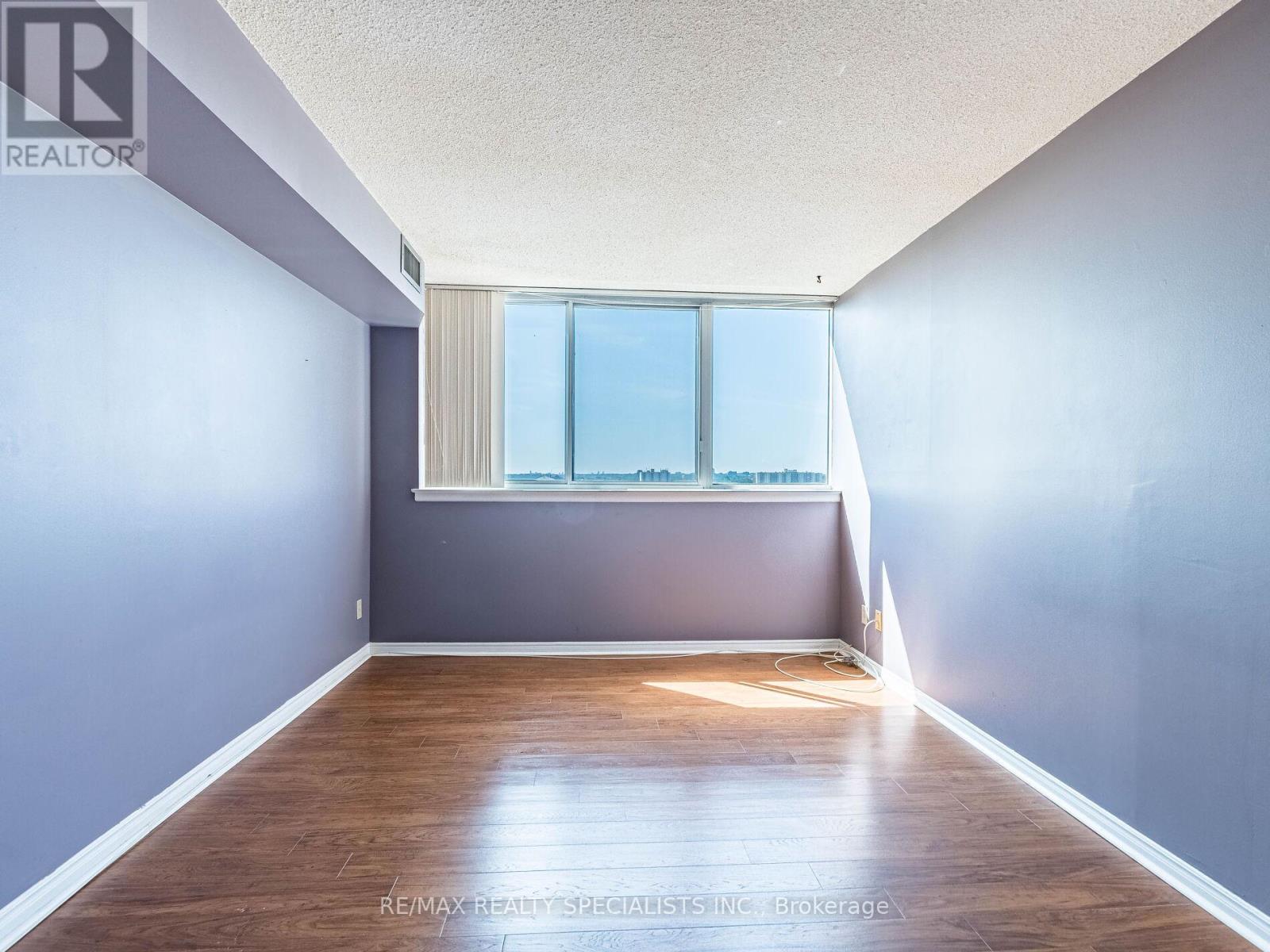 #1002 880 DUNDAS STREET W - 18