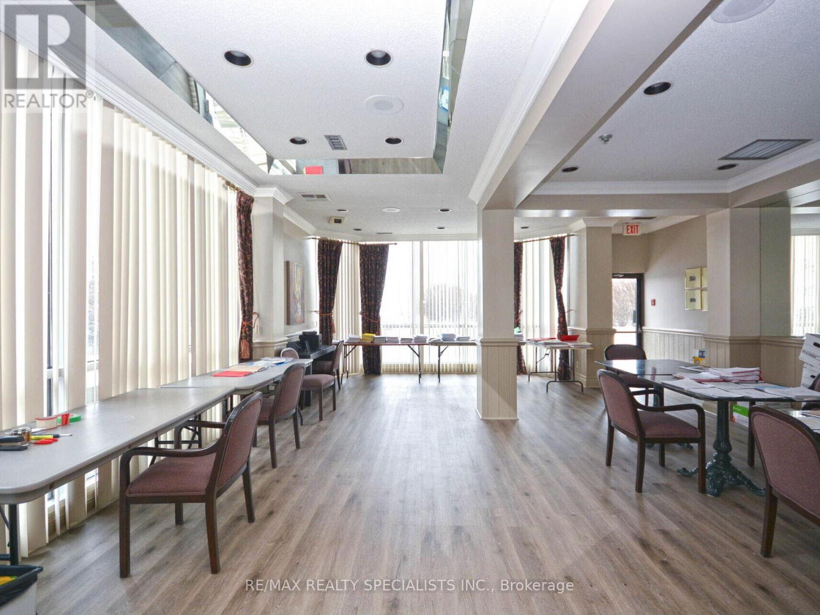 #1002 880 DUNDAS STREET W - Image 35