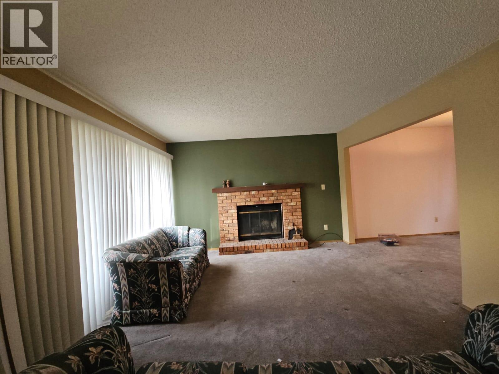 323 Cottonwood Avenue, Tumbler Ridge