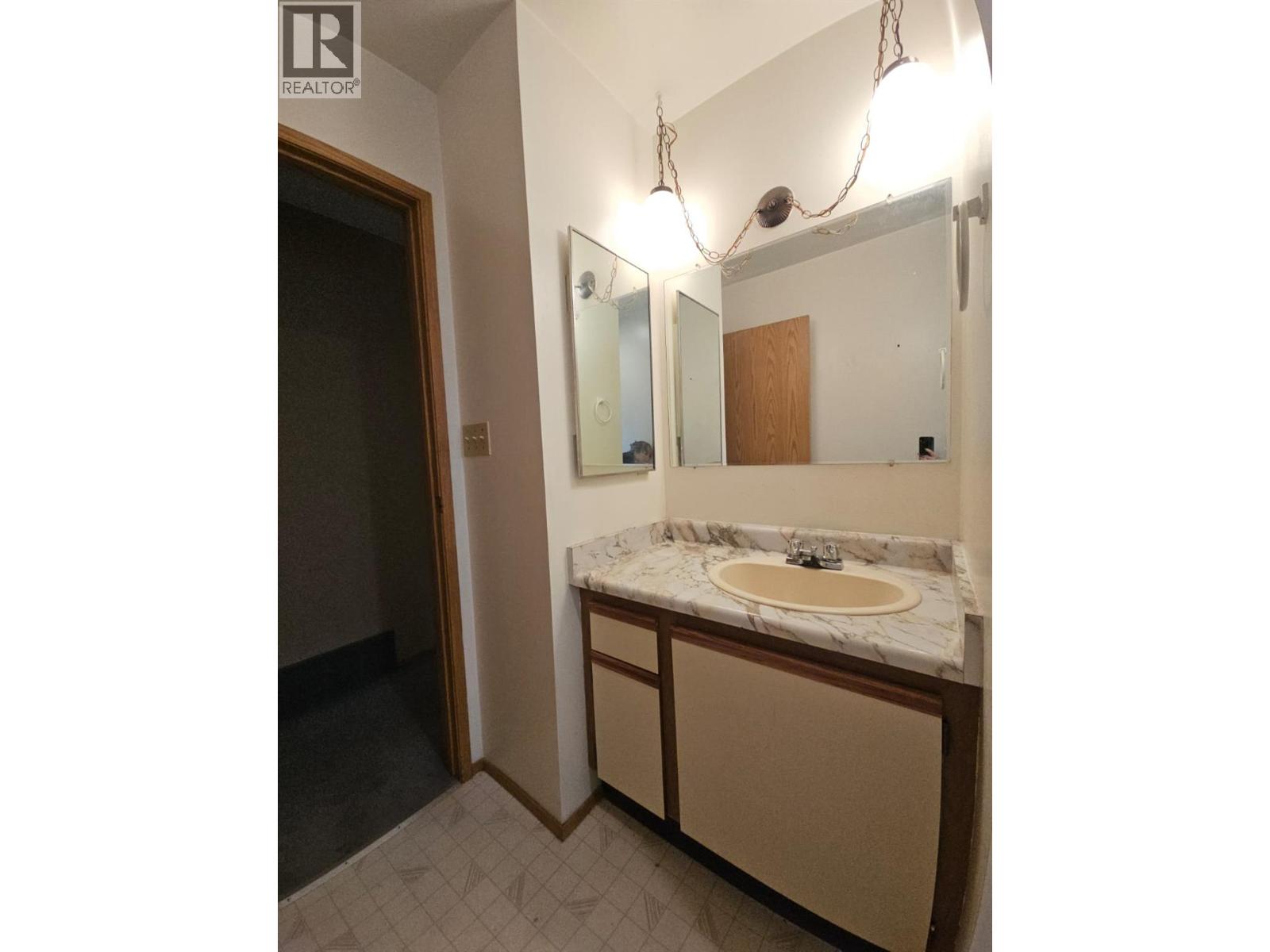 323 Cottonwood Avenue, Tumbler Ridge