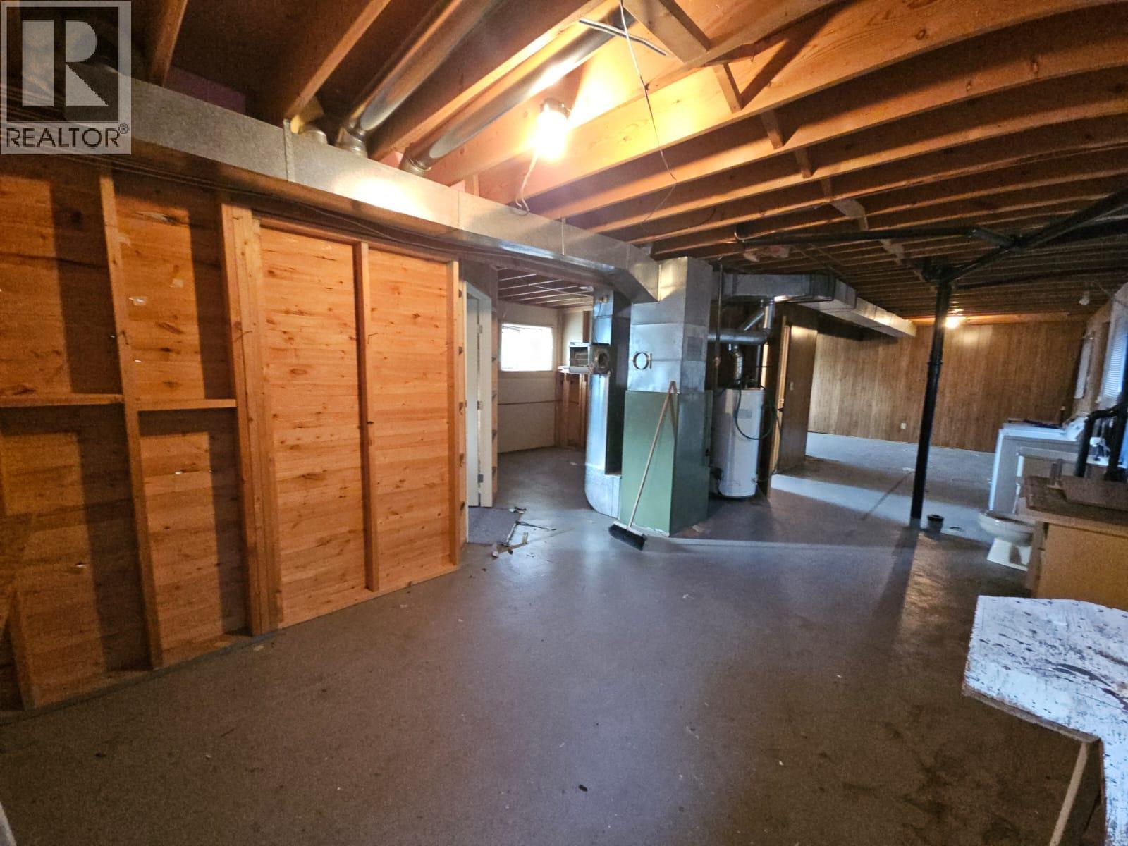 323 Cottonwood Avenue, Tumbler Ridge