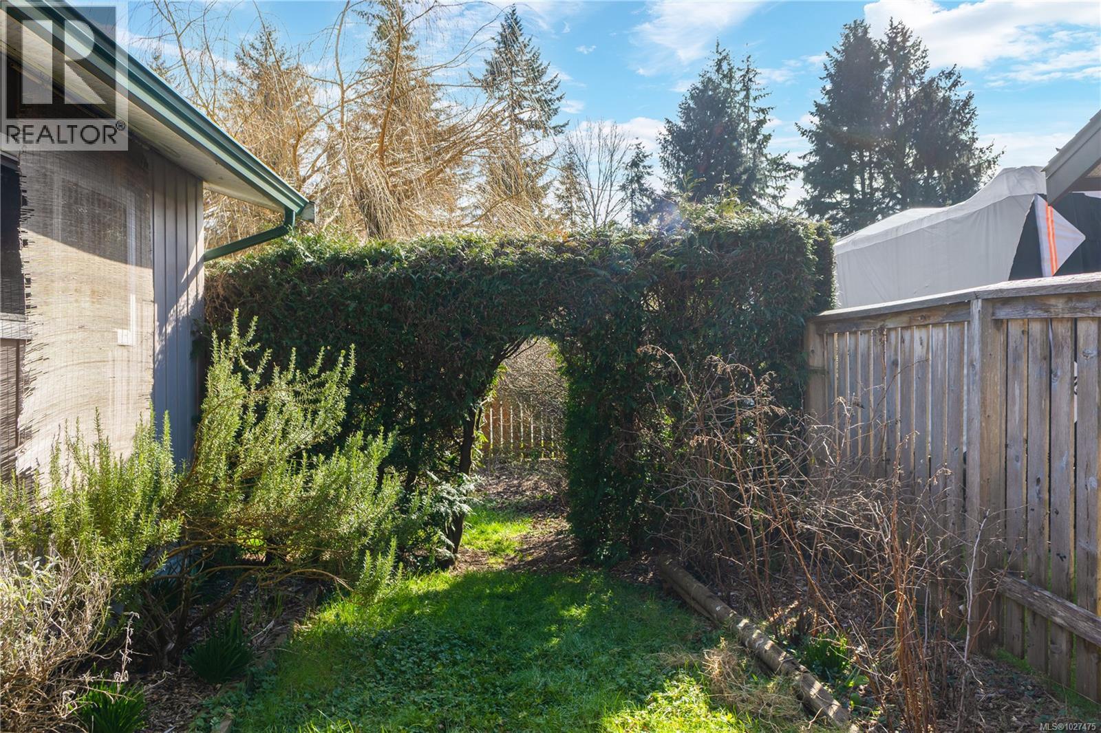 1860 CRANBERRY CIR - 29