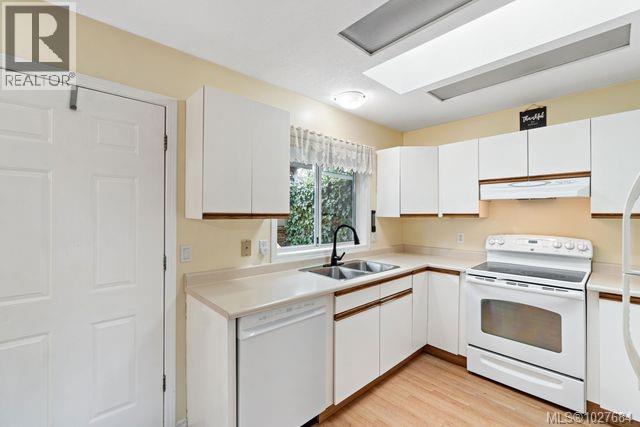 732 Humphrey Rd, Parksville