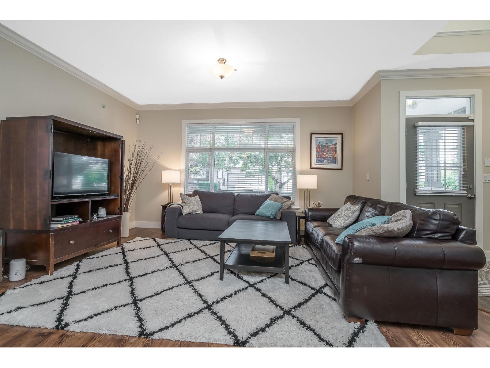 19232 68A Avenue - photo 2