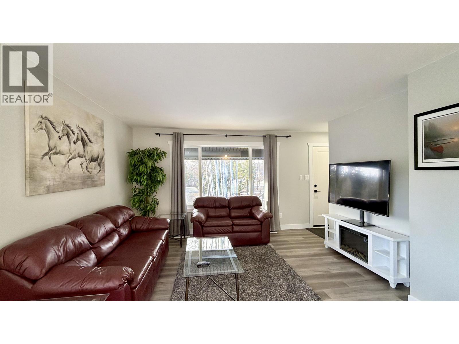 5901 HORSE LAKE ROAD - 11