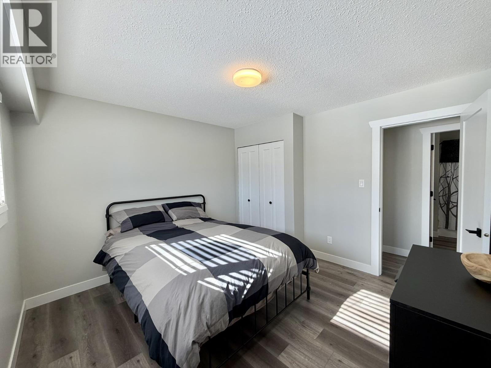 5901 HORSE LAKE ROAD - 16