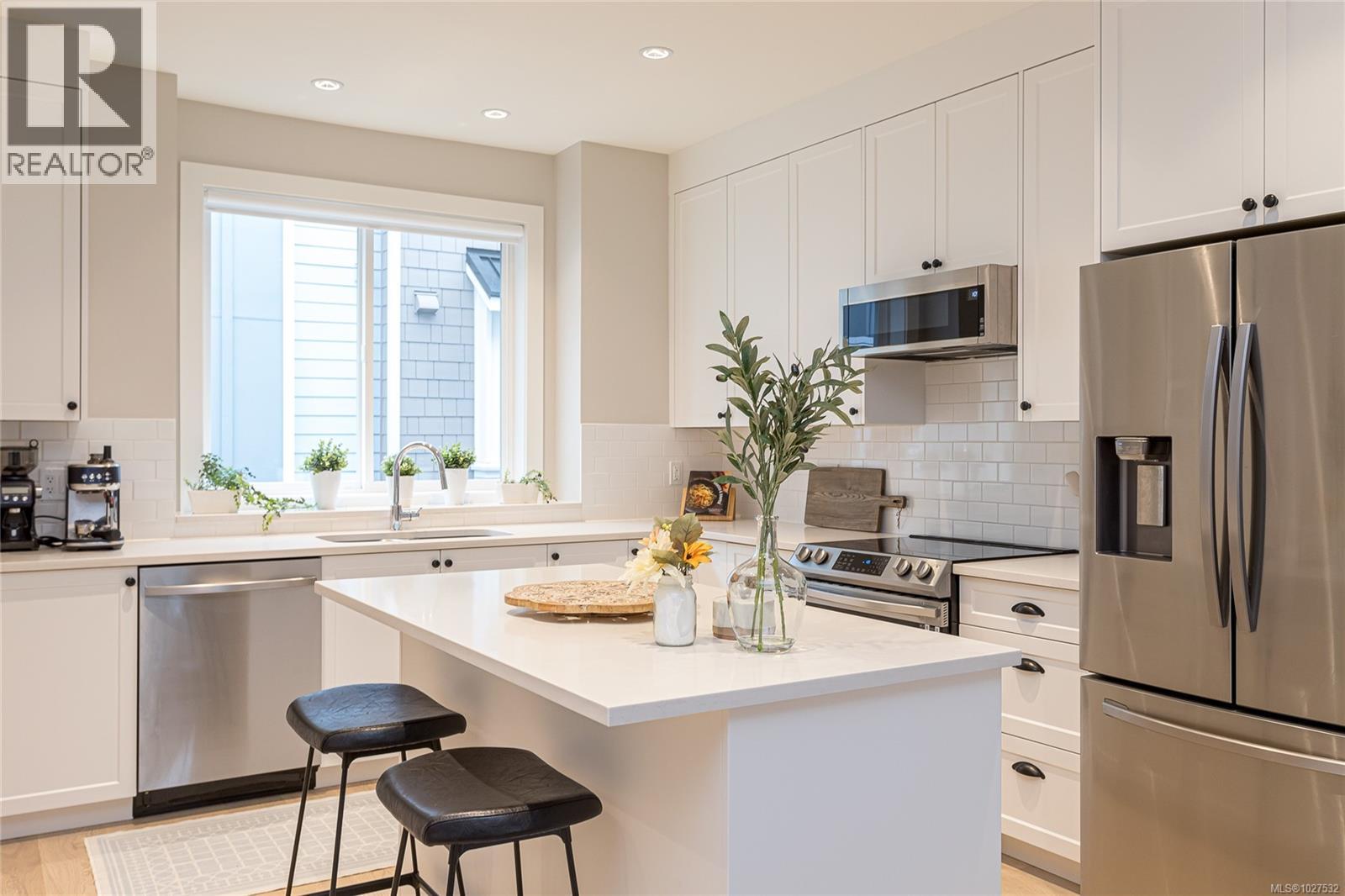 13 10480 Resthaven Drive, Sidney