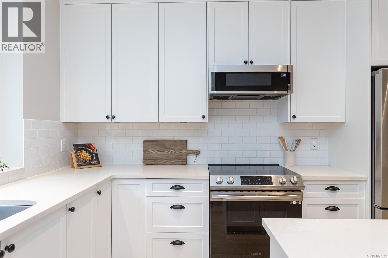 13 10480 Resthaven Drive, Sidney