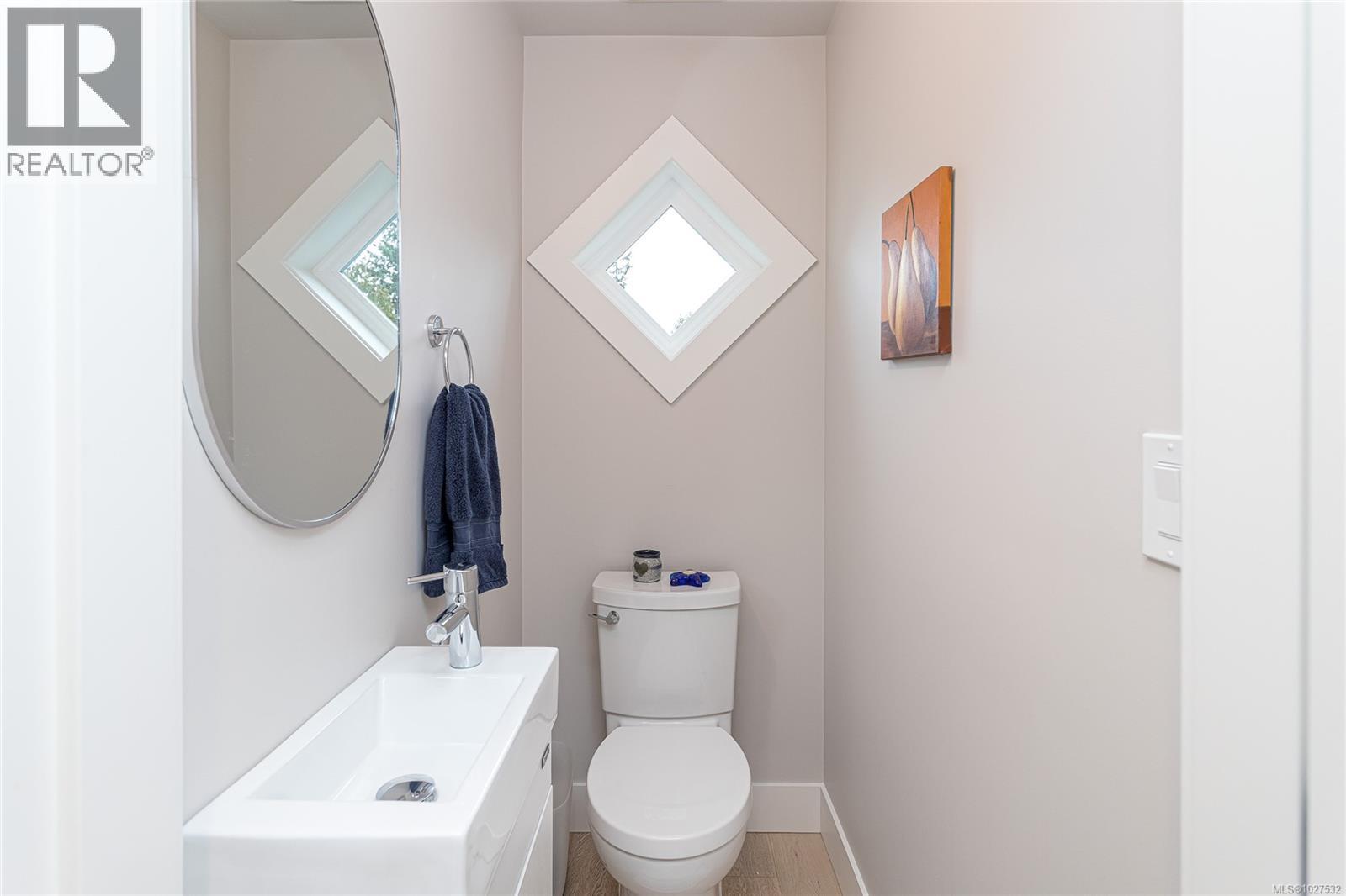 13 10480 Resthaven Drive, Sidney